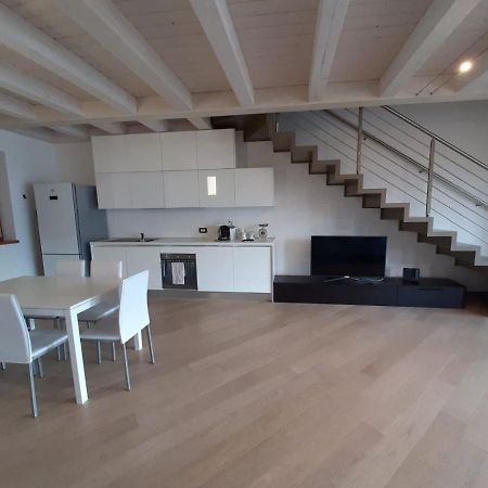 Bmp Apartment Deluxe 1 Jacuzzi Riscaldata Privata Vista Lago Di Garda Brenzone sul Garda Ngoại thất bức ảnh