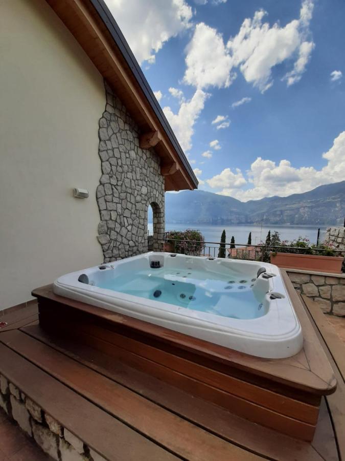Bmp Apartment Deluxe 1 Jacuzzi Riscaldata Privata Vista Lago Di Garda Brenzone sul Garda Ngoại thất bức ảnh