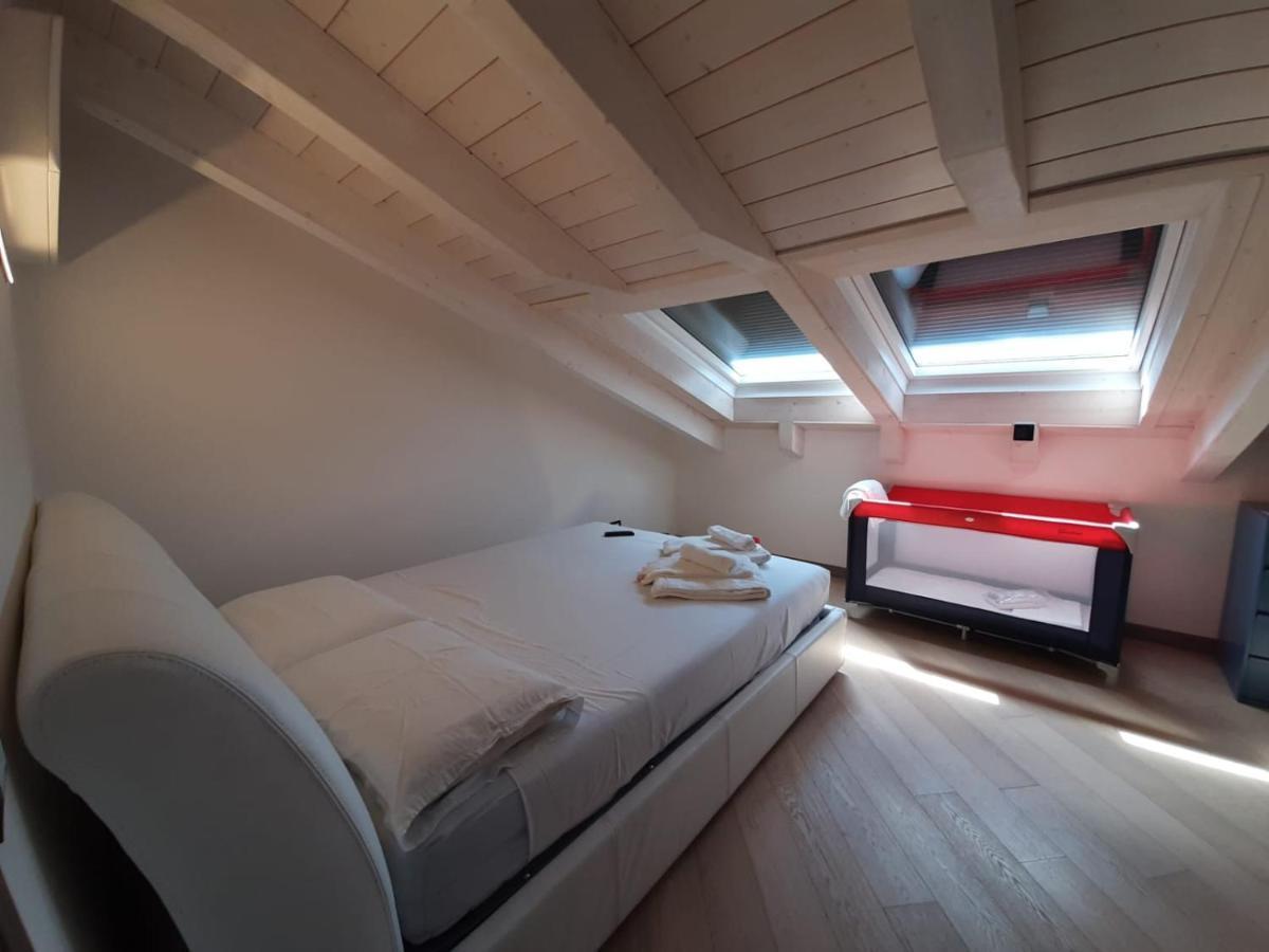 Bmp Apartment Deluxe 1 Jacuzzi Riscaldata Privata Vista Lago Di Garda Brenzone sul Garda Ngoại thất bức ảnh