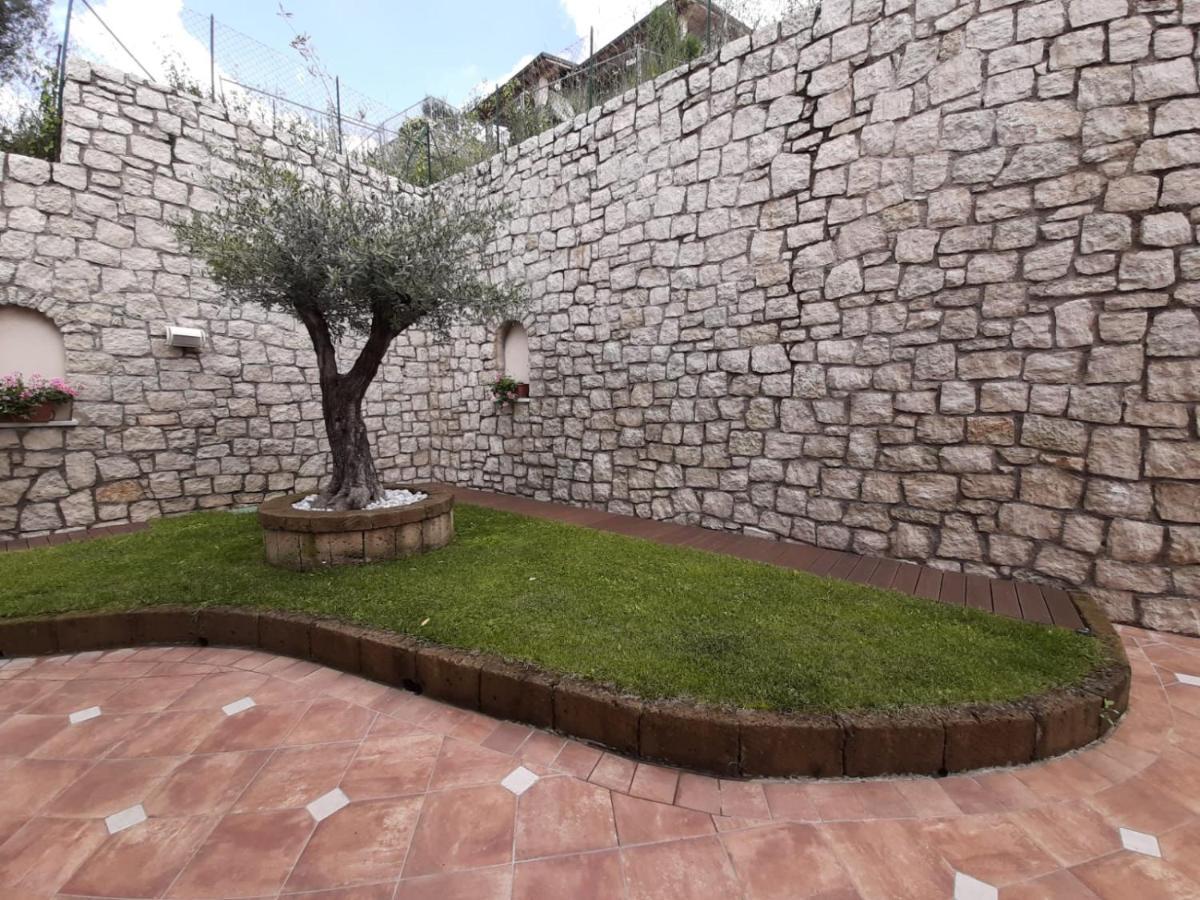 Bmp Apartment Deluxe 1 Jacuzzi Riscaldata Privata Vista Lago Di Garda Brenzone sul Garda Ngoại thất bức ảnh