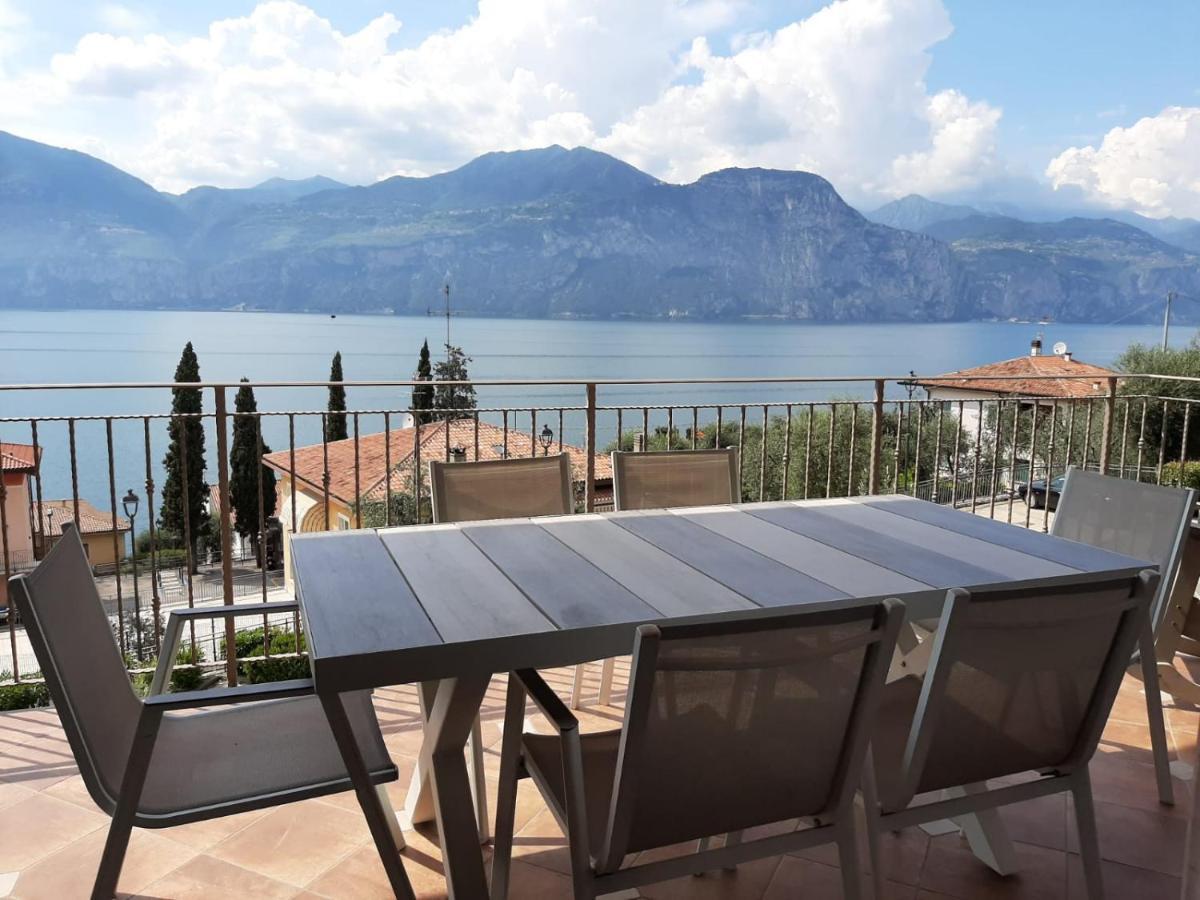 Bmp Apartment Deluxe 1 Jacuzzi Riscaldata Privata Vista Lago Di Garda Brenzone sul Garda Ngoại thất bức ảnh