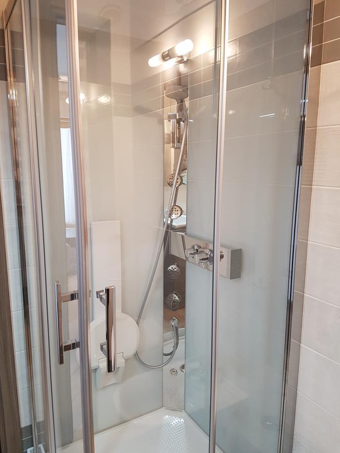 Bmp Apartment Deluxe 1 Jacuzzi Riscaldata Privata Vista Lago Di Garda Brenzone sul Garda Ngoại thất bức ảnh